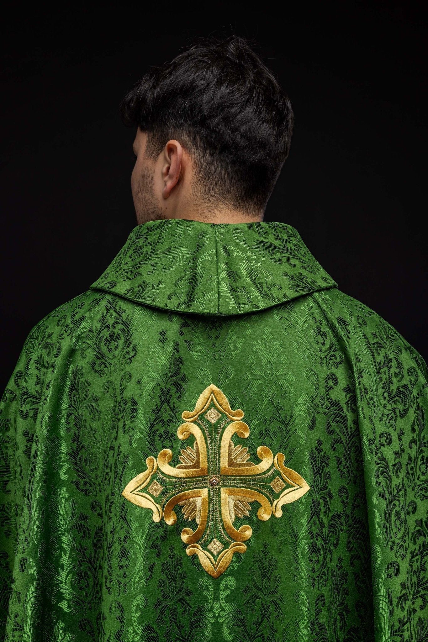 Green chasuble with cross sewn from patterned fabric HIT/197007/01/67 ZIELONY - HAFTINAUSA.COM