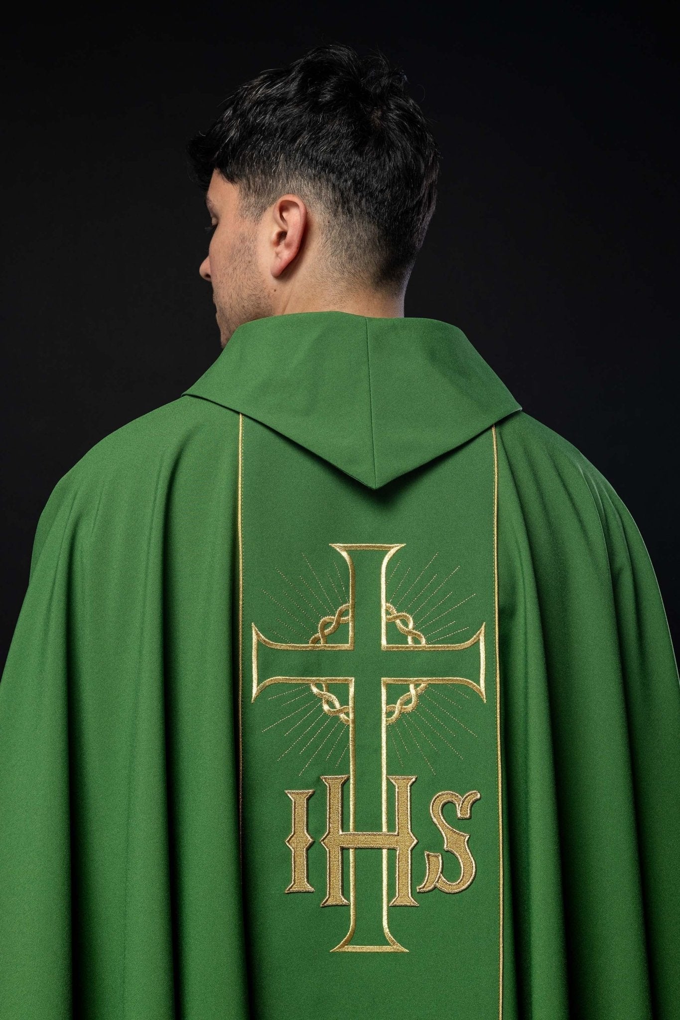 Green chasuble with cross symbol and grapes KOR/214/01/01 ZIELONY - HAFTINAUSA.COM