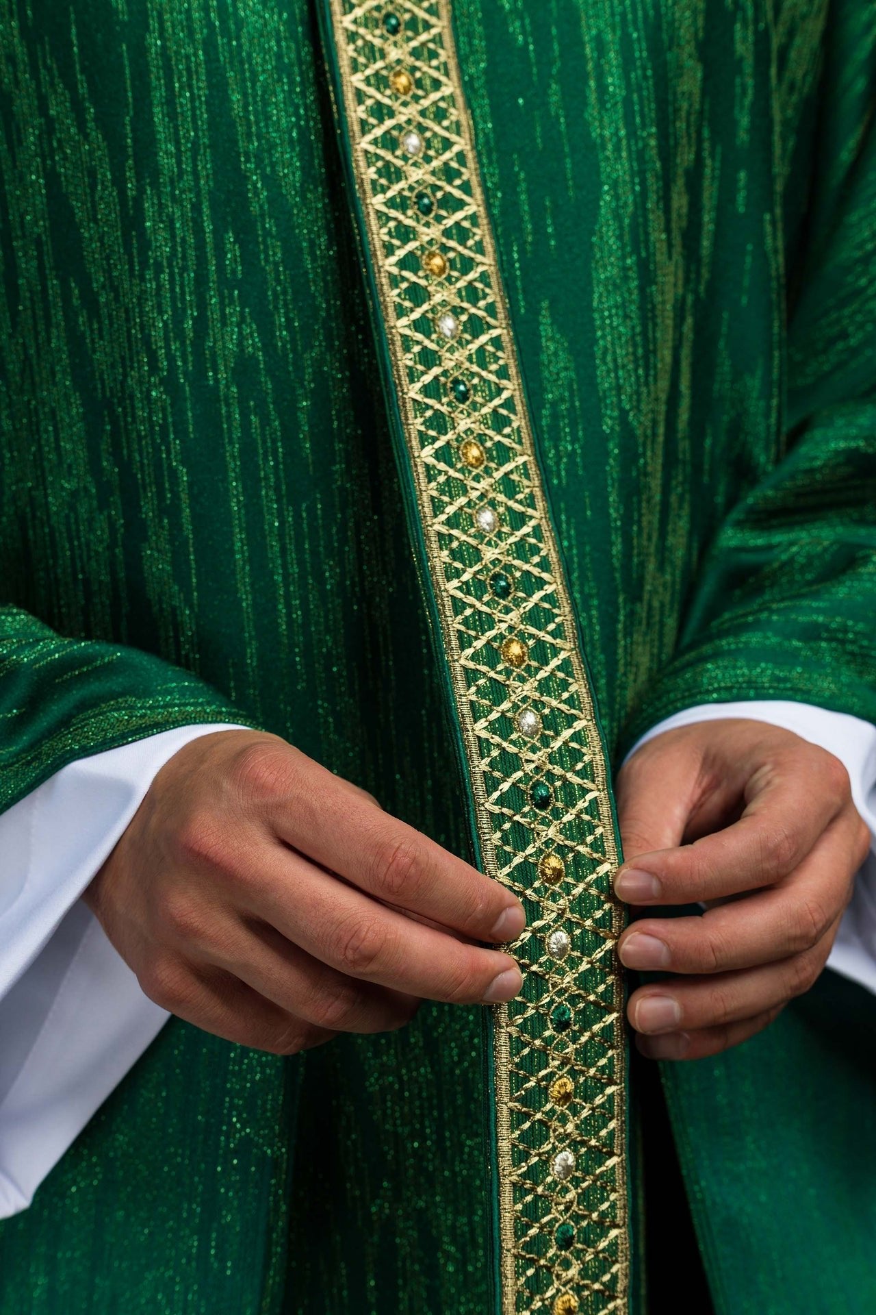 Green Chasuble with Embroidered Band and Collar LE/7033/01 - CHASUBLES.COM