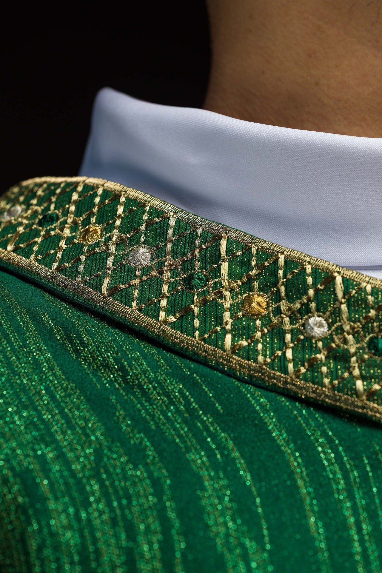 Green Chasuble with Embroidered Band and Collar LE/7033/01 - CHASUBLES.COM
