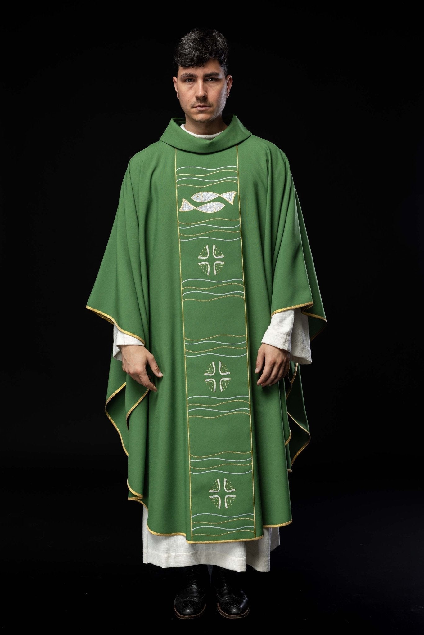 Green chasuble with embroidered cross and fish KOR/213/01/01 ZIELONY - HAFTINAUSA.COM