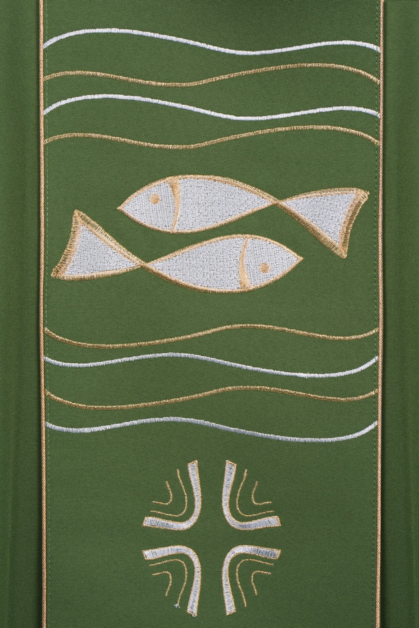 Green chasuble with embroidered cross and fish KOR/213/01/01 ZIELONY - HAFTINAUSA.COM