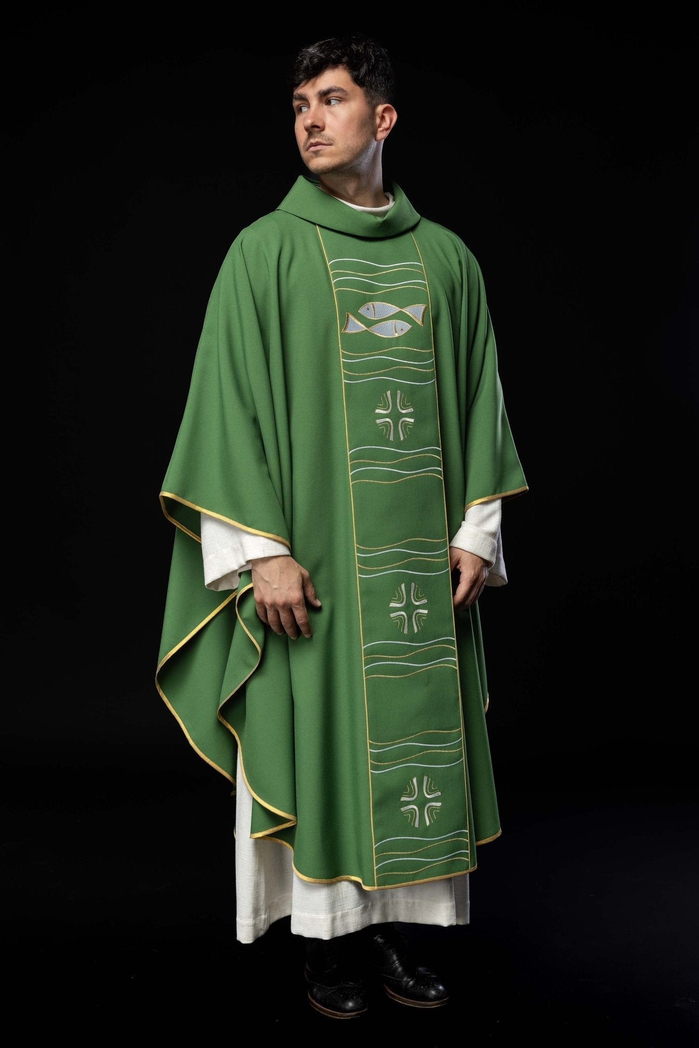 Green chasuble with embroidered cross and fish KOR/213/01/01 ZIELONY - HAFTINAUSA.COM