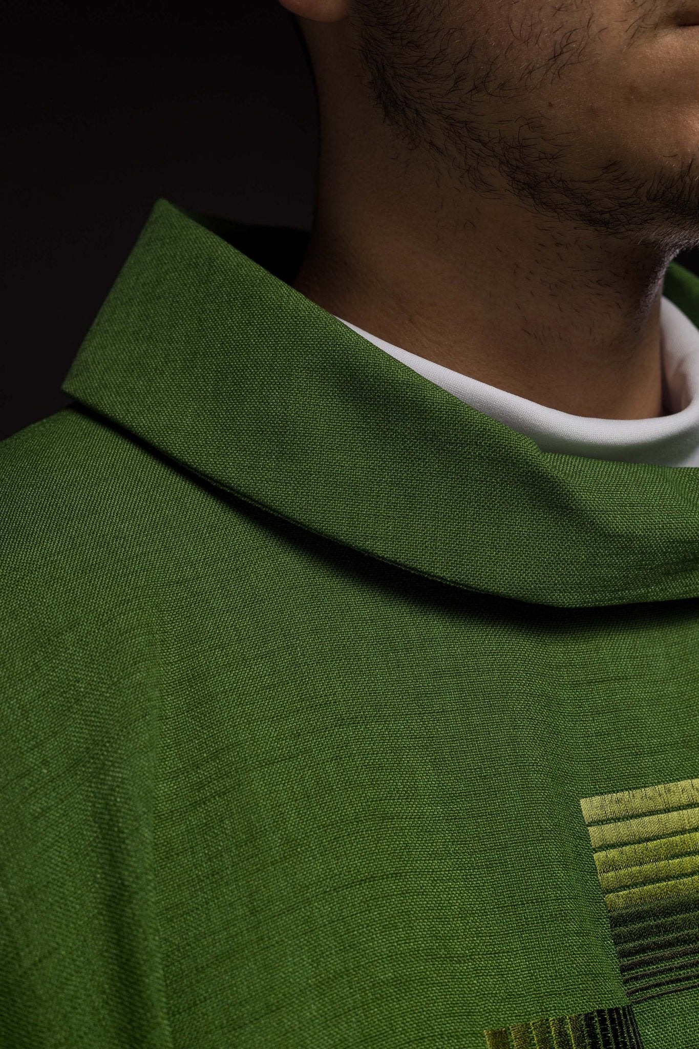 Green chasuble with embroidered crosses HA7033 - 01 ZIELONY - HAFTINAUSA.COM