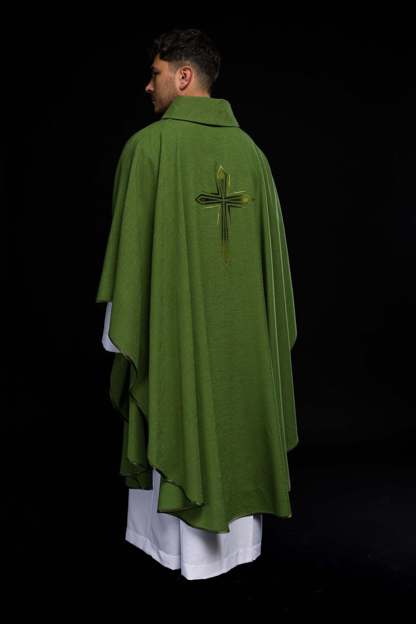 Green chasuble with green cross HA7034 - 01 ZIELONY - HAFTINAUSA.COM