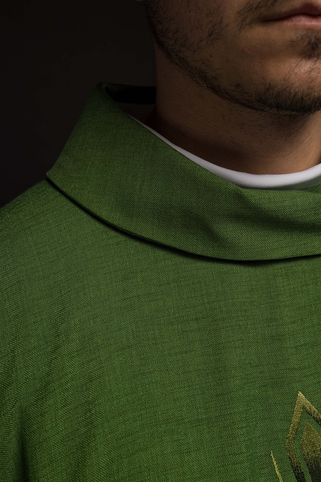 Green chasuble with green cross HA7034 - 01 ZIELONY - HAFTINAUSA.COM