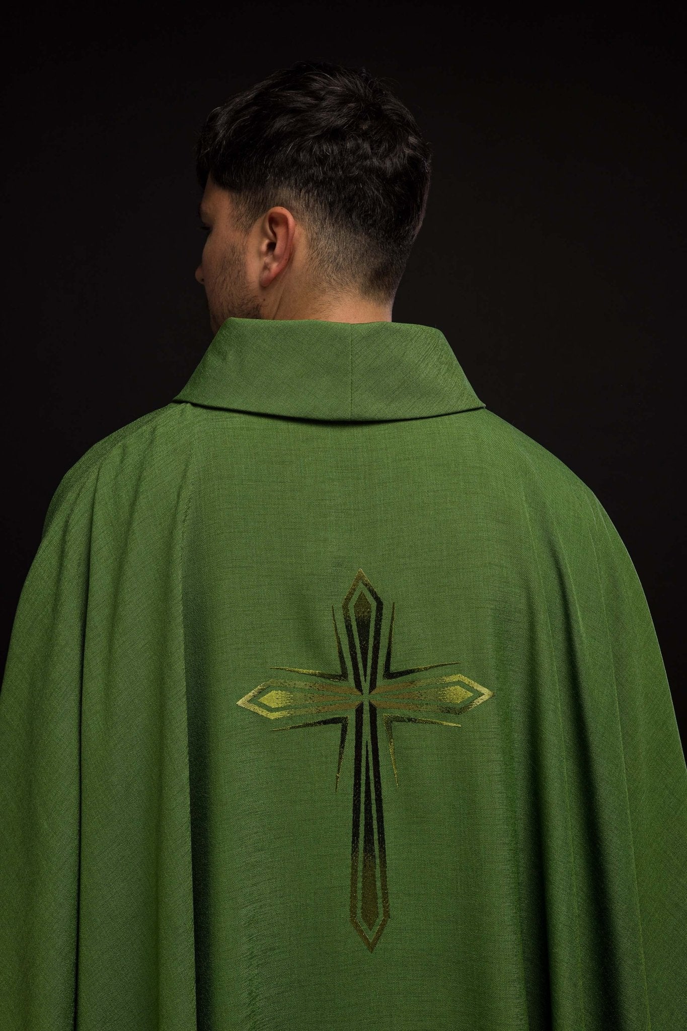 Green chasuble with green cross HA7034 - 01 ZIELONY - HAFTINAUSA.COM