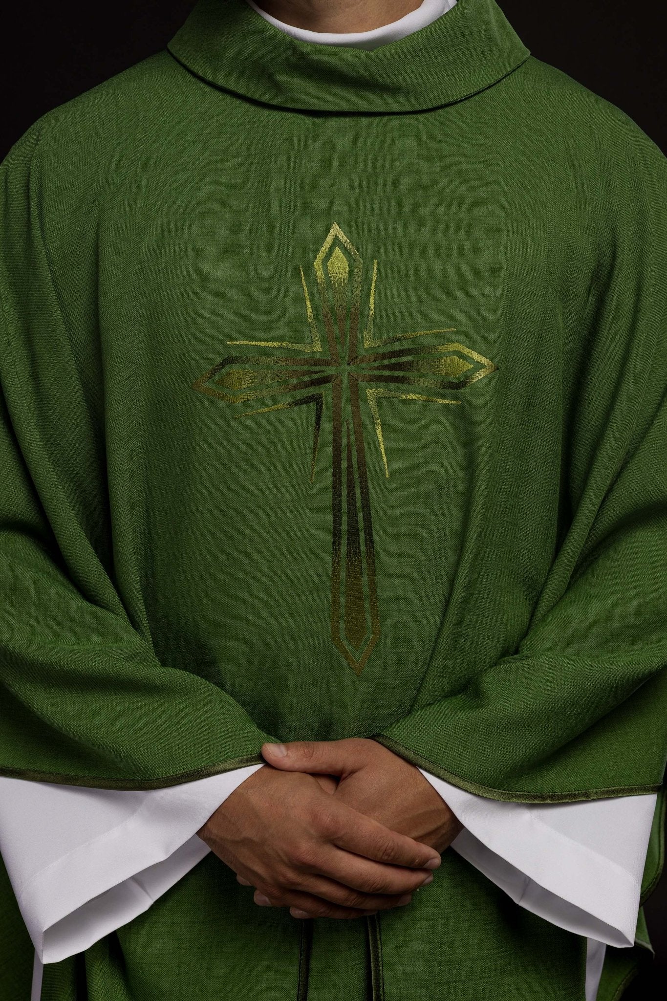 Green chasuble with green cross HA7034 - 01 ZIELONY - HAFTINAUSA.COM
