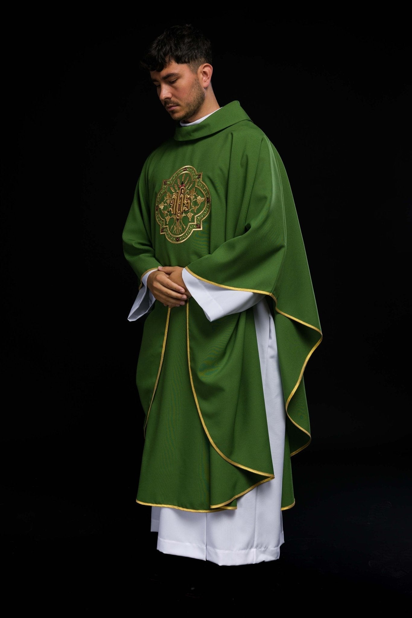 Green chasuble with IHS and PAX embroidery KOR/119/01/01 ZIELONY - HAFTINAUSA.COM