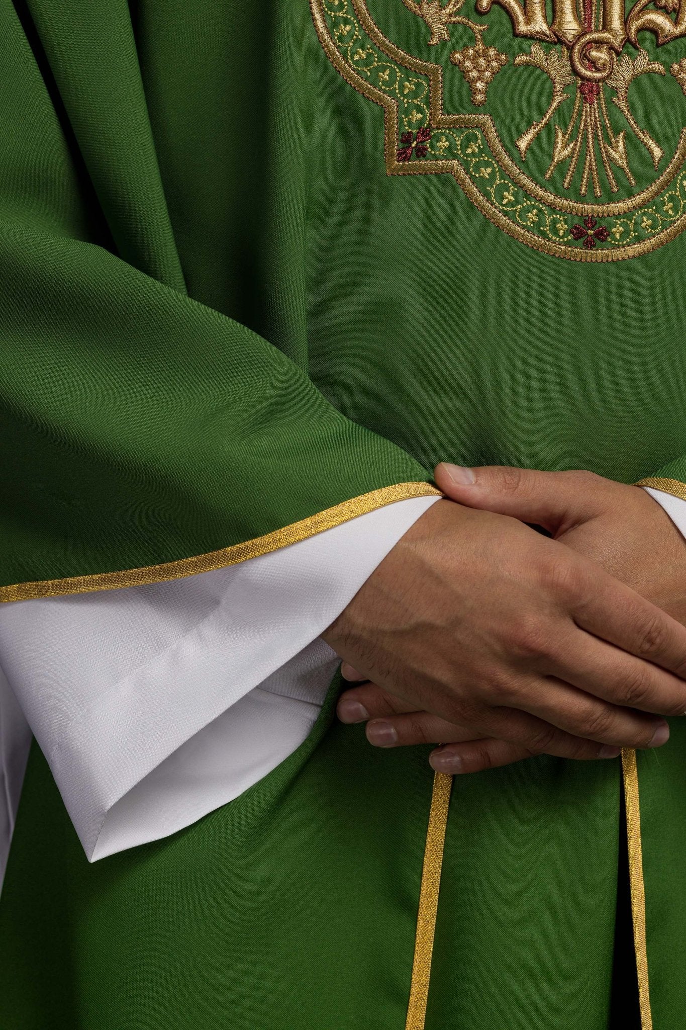 Green chasuble with IHS and PAX embroidery KOR/119/01/01 ZIELONY - HAFTINAUSA.COM