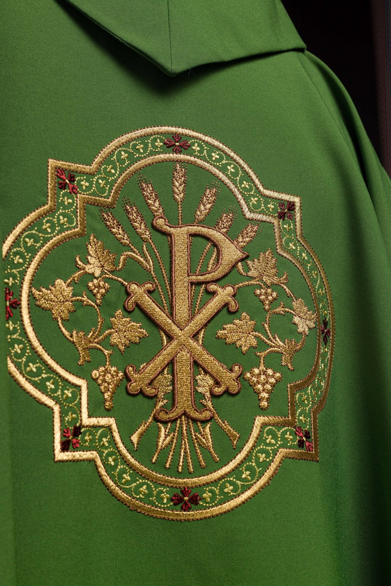 Green chasuble with IHS and PAX embroidery KOR/119/01/01 ZIELONY - HAFTINAUSA.COM