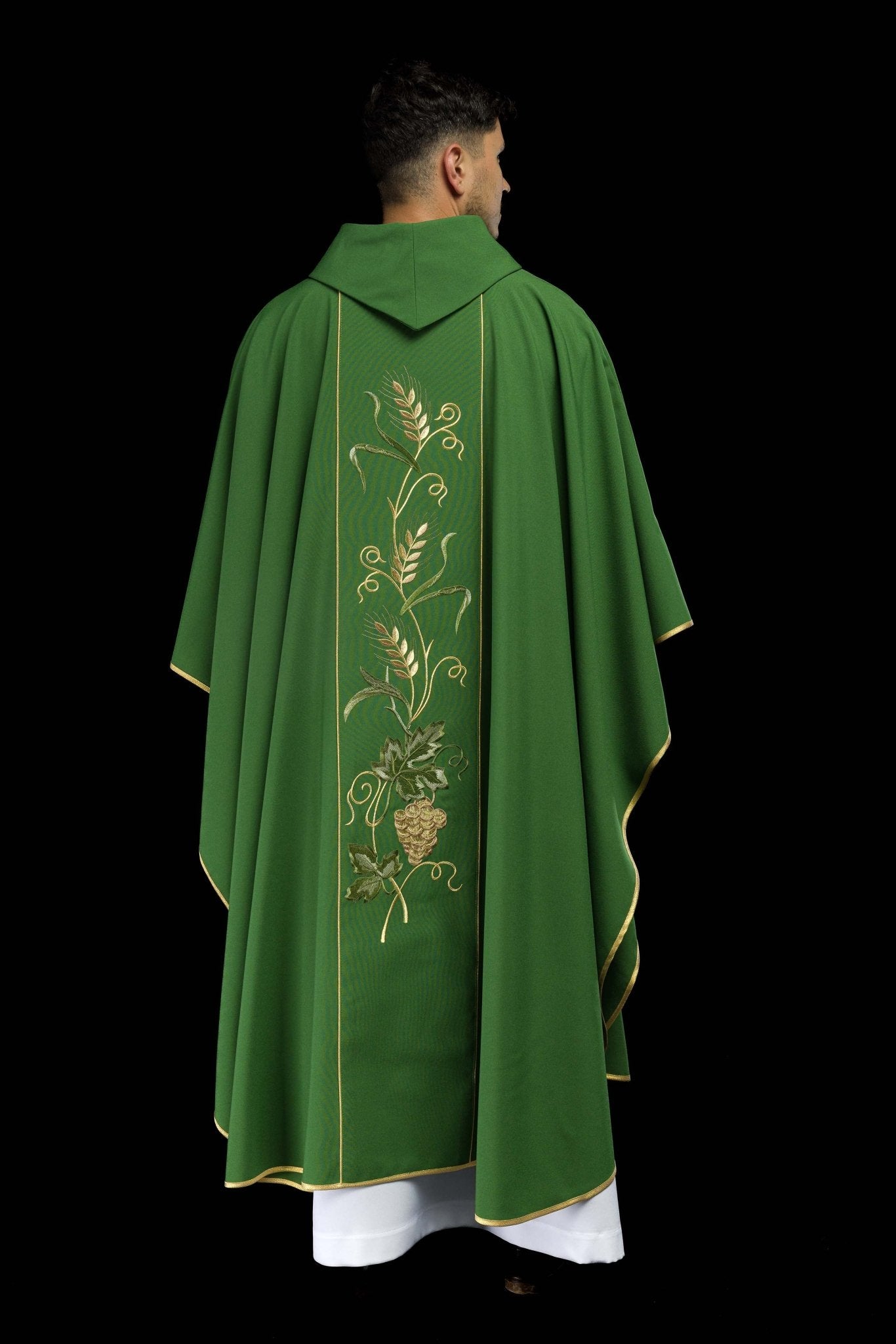Green chasuble with IHS, ears of wheat, and grapes embroidery on a belt KOR/117/01/01 ZIELONY - CHASUBLES.COM