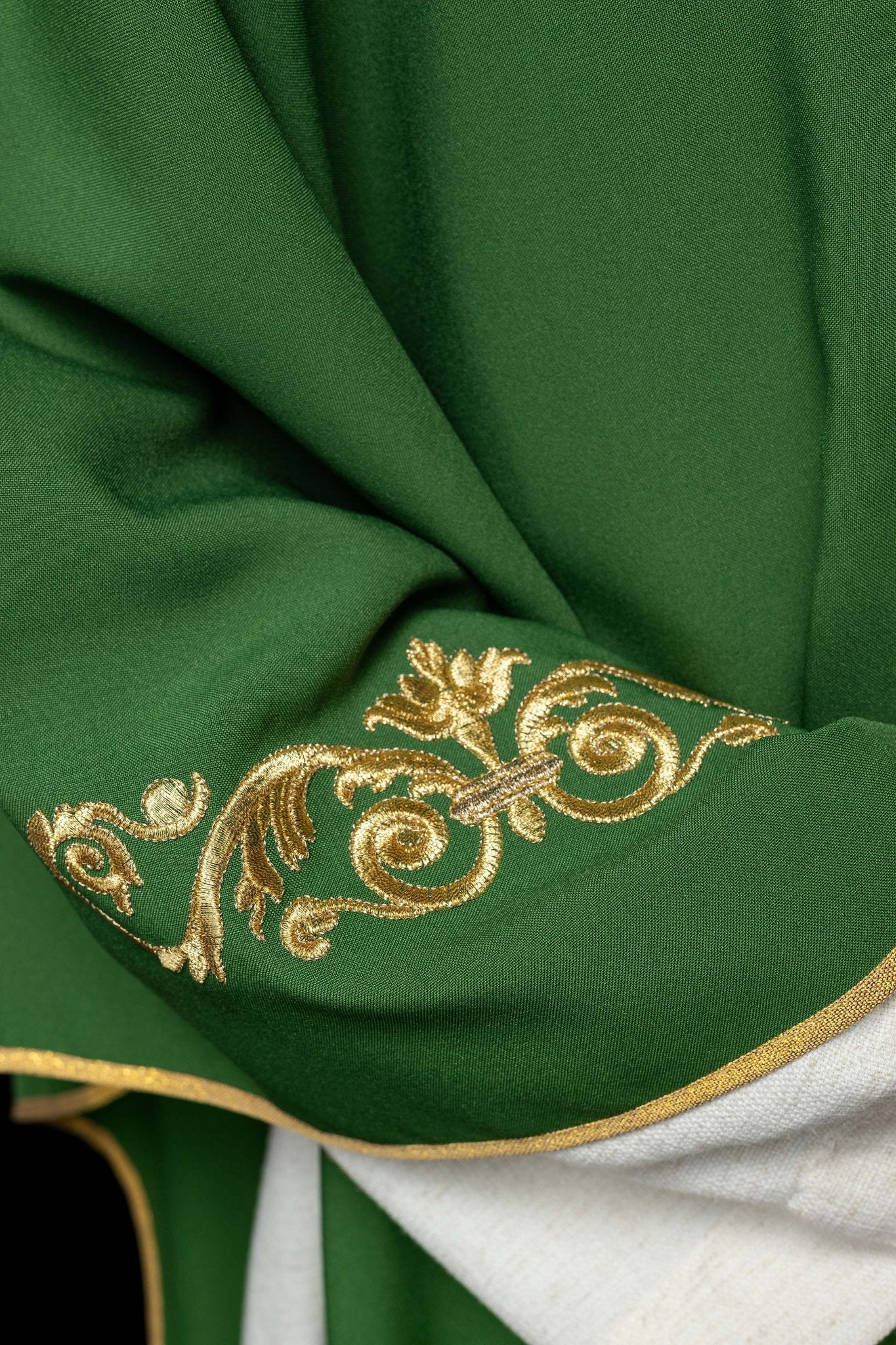Green chasuble with IHS embroidery KOR/157/01/01 ZIELONY - HAFTINAUSA.COM