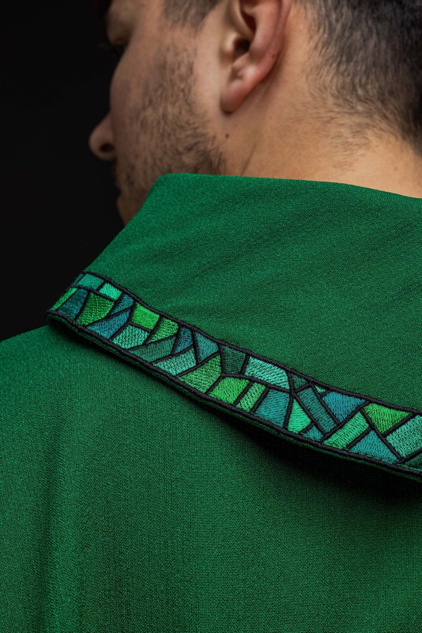 Green chasuble with simple embroidery KOR/257/01/62 - HAFTINAUSA.COM