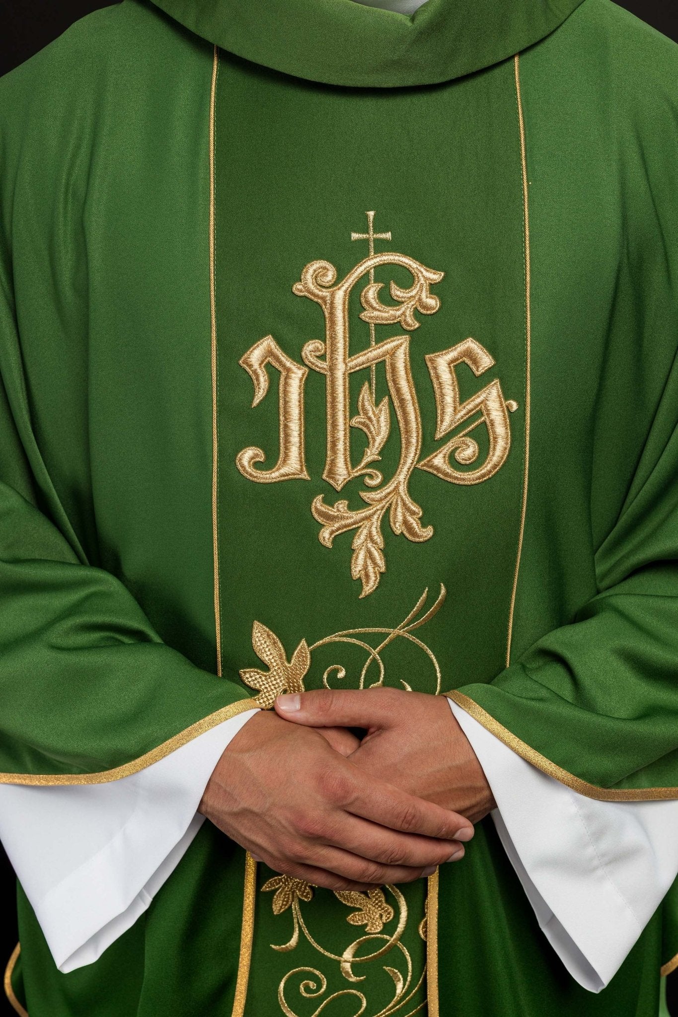 Green classic JHS embroidered chasuble S-7051-01-53 - CHASUBLES.COM