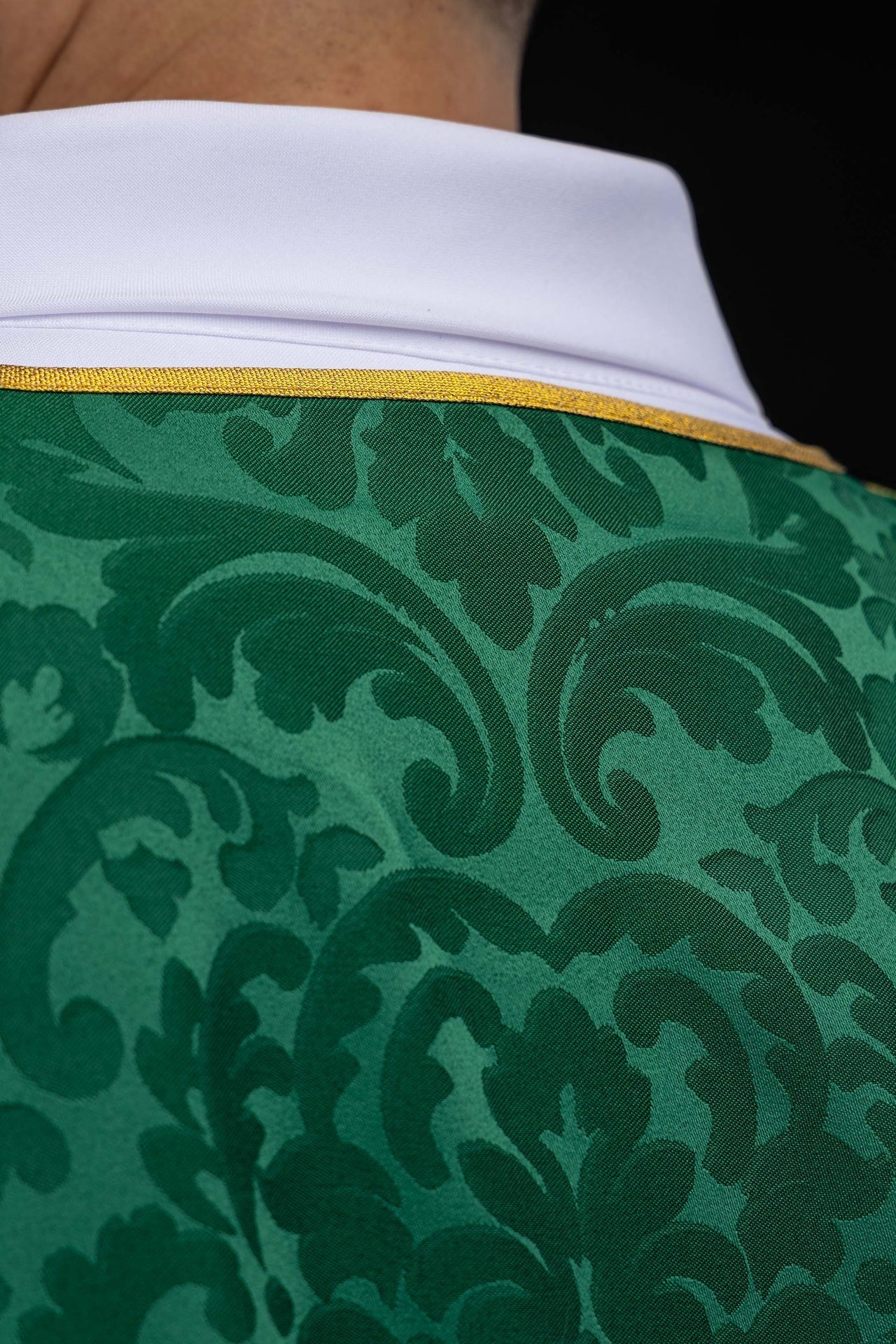 Green dalmatic in jacquard with bands and embroidered gold crosses KDL/284/01/81/B - CHASUBLES.COM