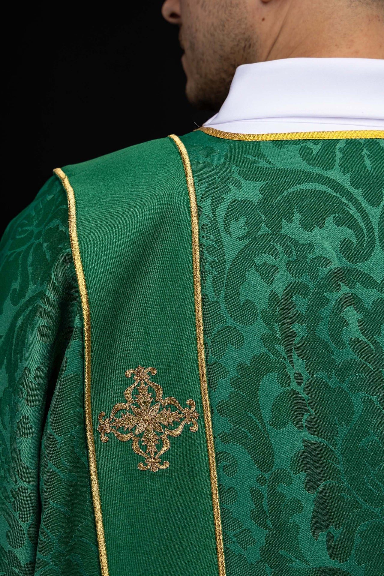 Green dalmatic in jacquard with bands and embroidered gold crosses KDL/284/01/81/B - CHASUBLES.COM