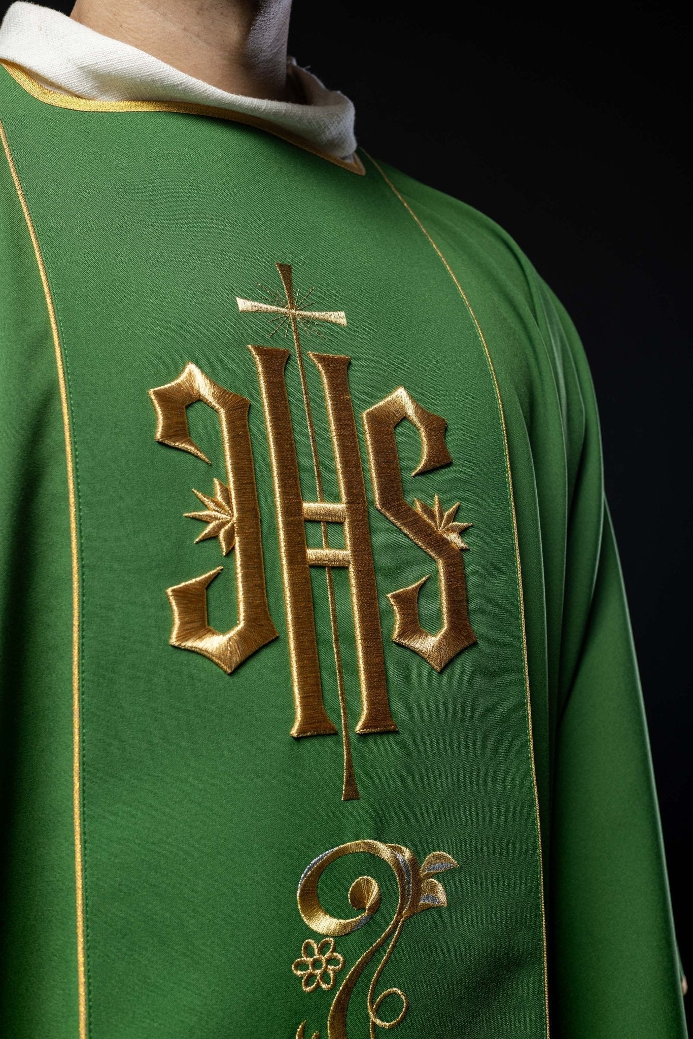 Green dalmatic with an embroidered IHS band KDL/031/01/01/A ZIELONY DALMATYK - HAFTINAUSA.COM