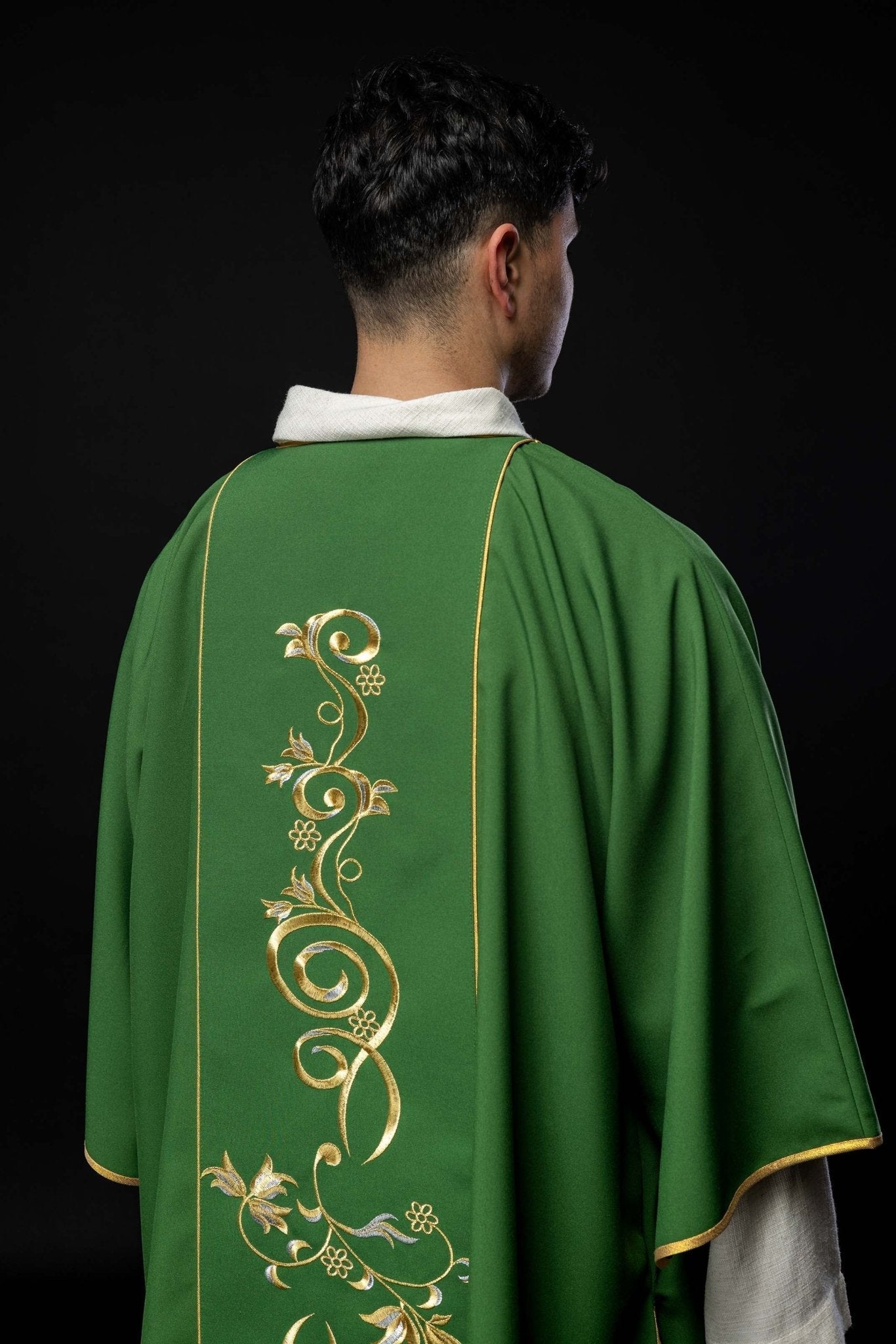 Green dalmatic with an embroidered IHS band KDL/031/01/01/A ZIELONY DALMATYK - HAFTINAUSA.COM