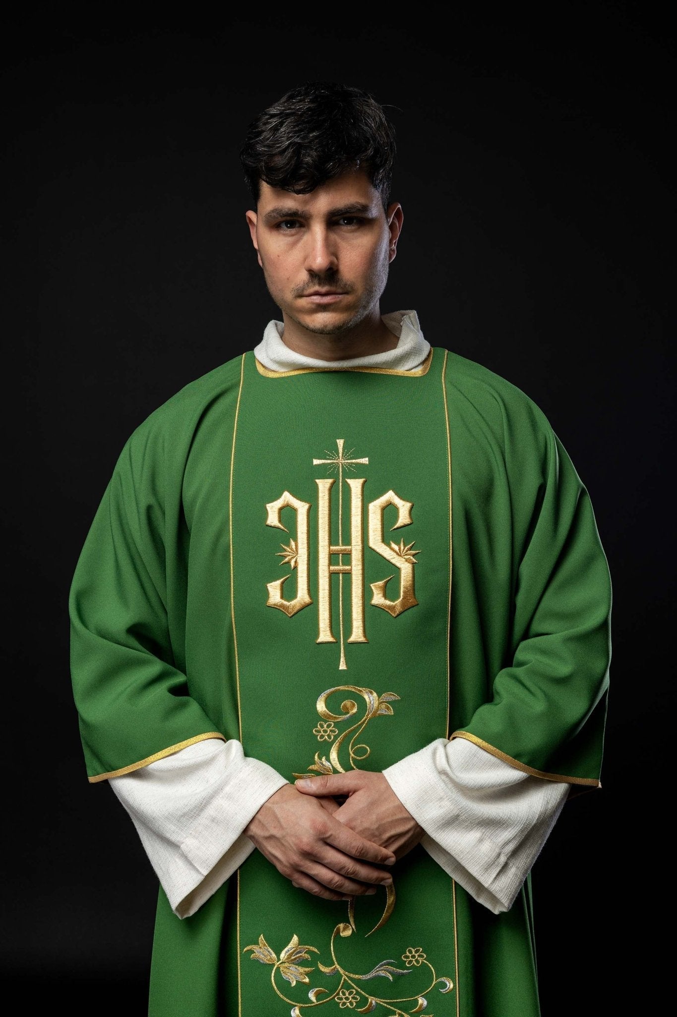Green dalmatic with an embroidered IHS band KDL/031/01/01/A ZIELONY DALMATYK - HAFTINAUSA.COM