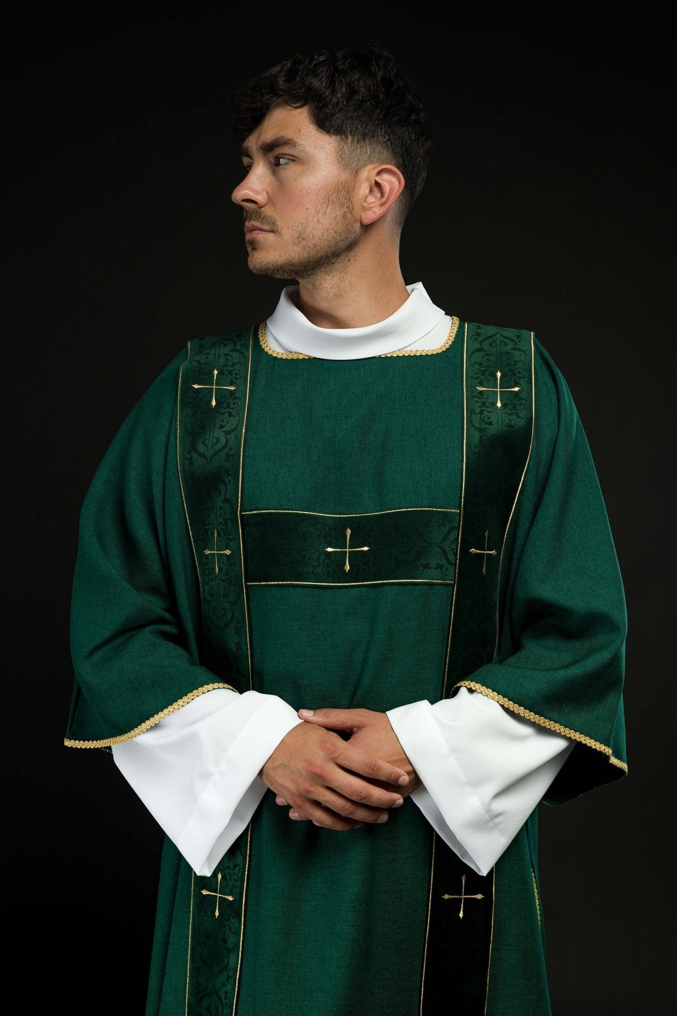 Green dalmatic with velvet bands and embroidered golden crosses LE/1073/01/B - CHASUBLES.COM