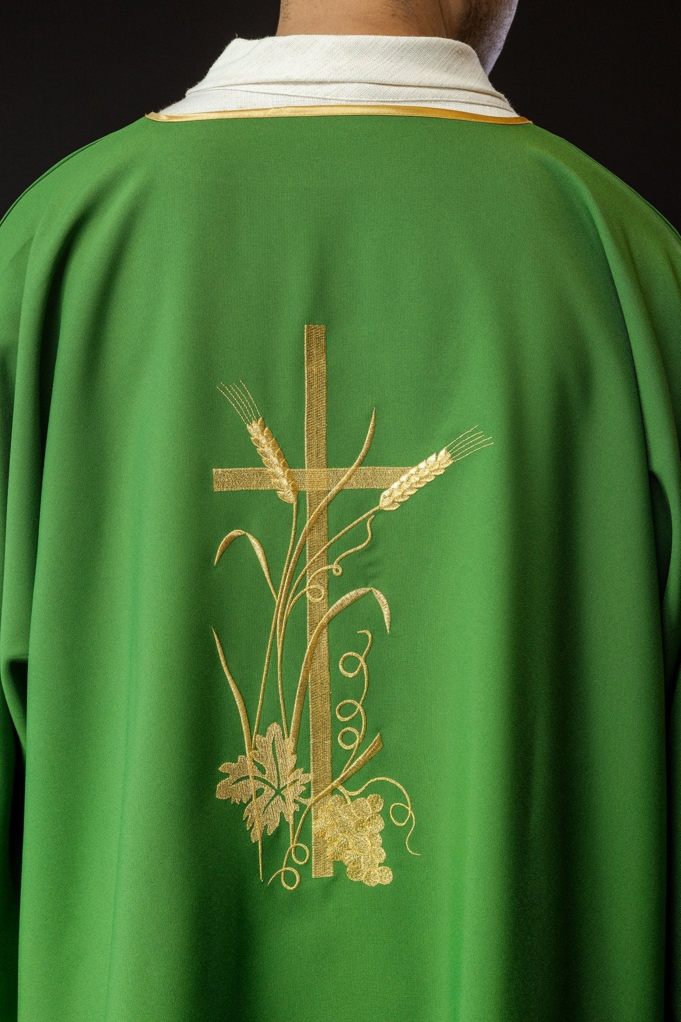 Green dalmatics with gold Pax cross embroidery KDL/026/01/12/D ZIELONY DALMATYK - HAFTINAUSA.COM