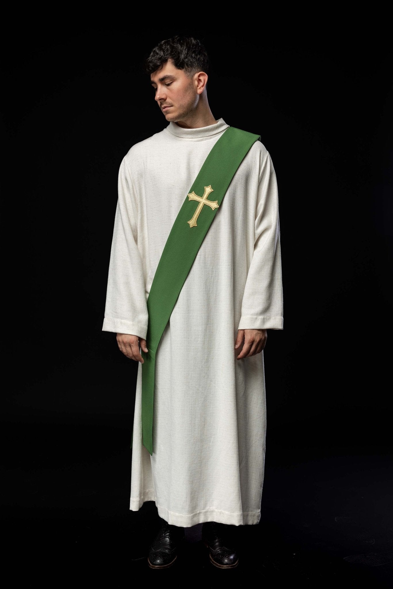Green Deacon stole with IHS in ecru KSD/133/01/01 ZIELONY - HAFTINAUSA.COM