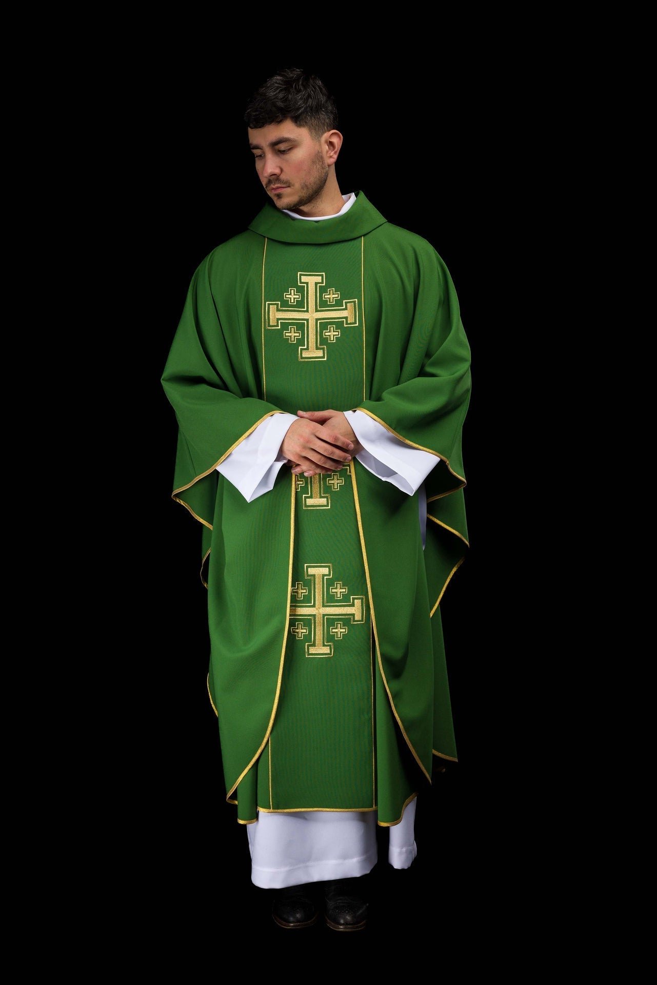 Green embroidered chasuble with band and Jerusalem crosses KDT/7046/01/01 - CHASUBLES.COM