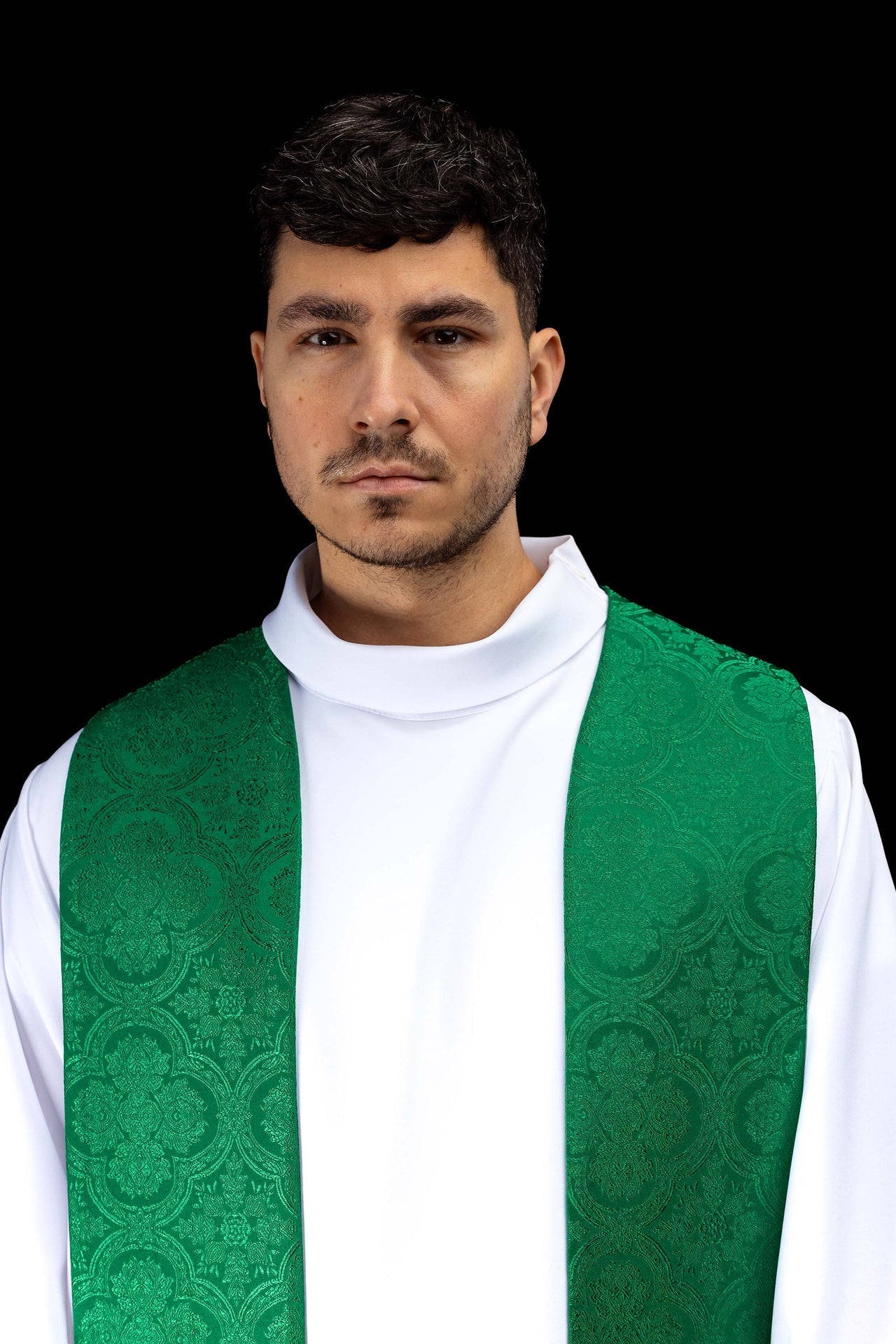Green jacquard stole embroidered with a cross motif KST/967/01/11 - CHASUBLES.COM