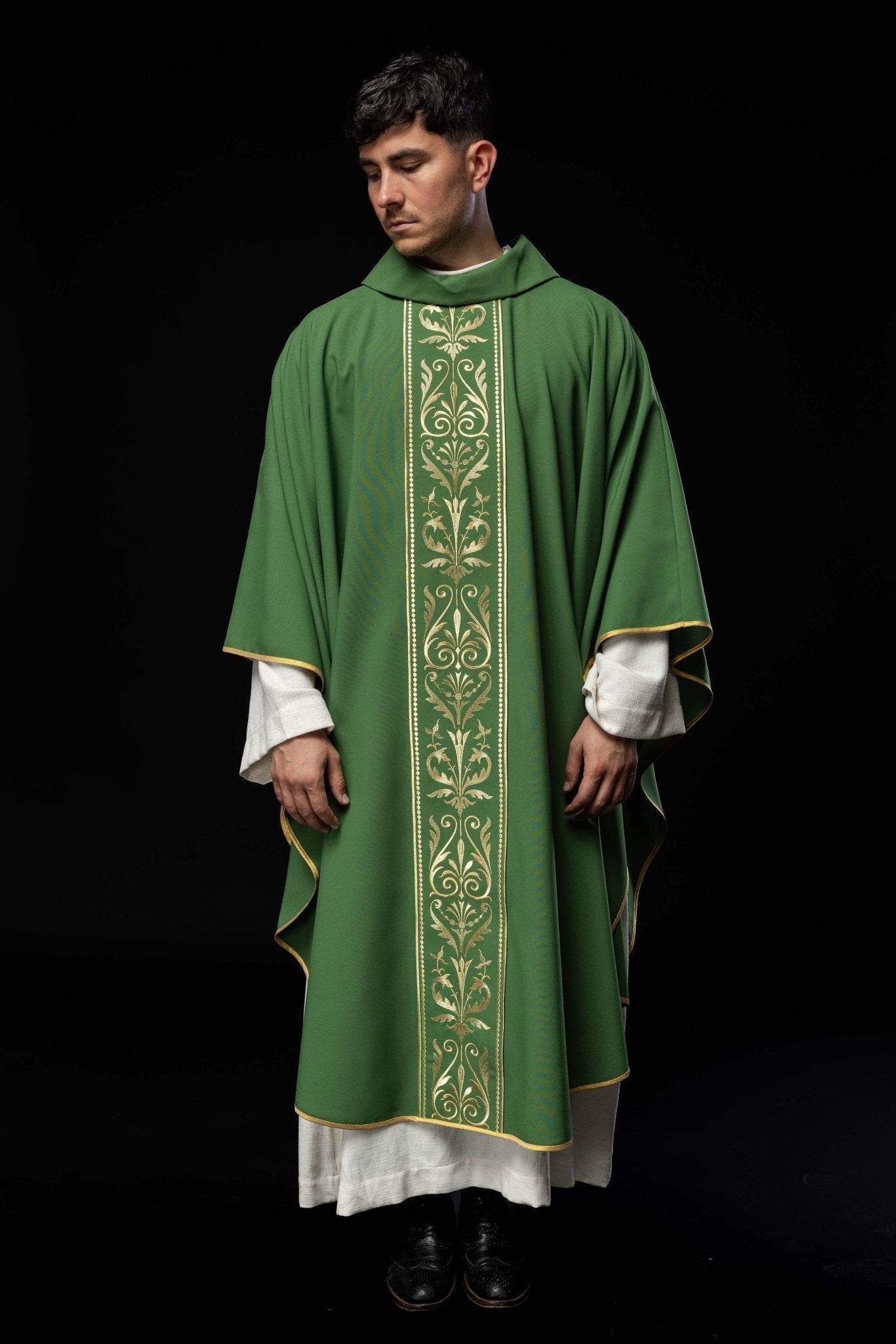 Green liturgical chasuble decorated with a gold embroidered belt KOR/008/01/01 ZIELONY - HAFTINAUSA.COM