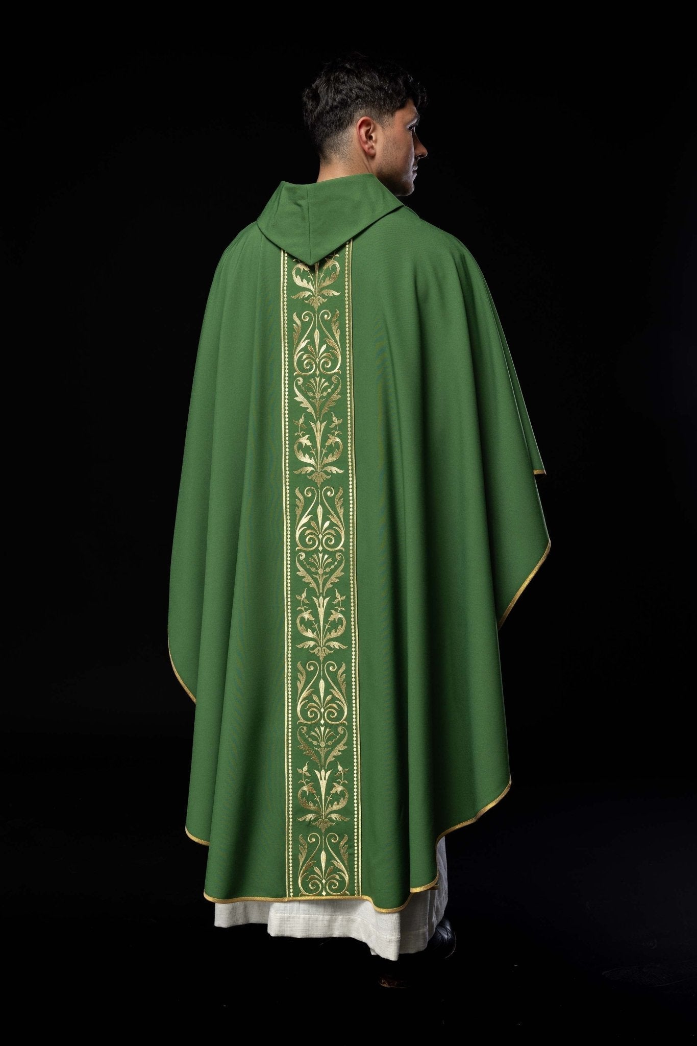 Green liturgical chasuble decorated with a gold embroidered belt KOR/008/01/01 ZIELONY - HAFTINAUSA.COM