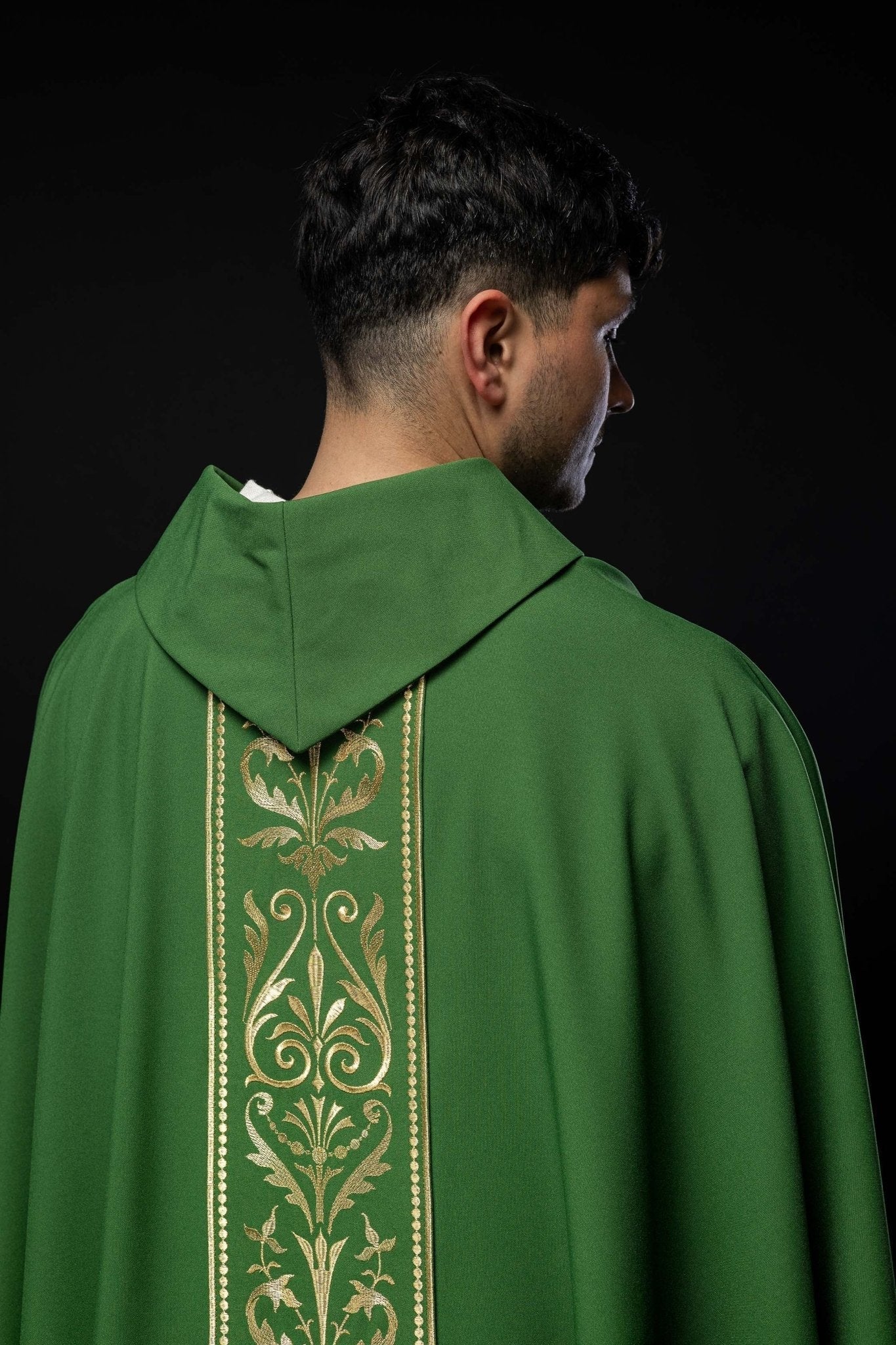 Green liturgical chasuble decorated with a gold embroidered belt KOR/008/01/01 ZIELONY - HAFTINAUSA.COM