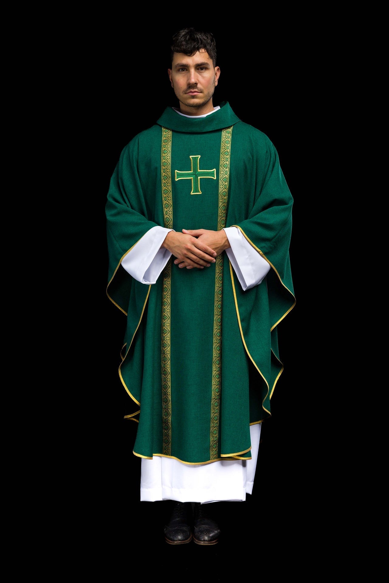 Green liturgical chasuble with embroidered cross and jacquard bands KOR/975/01/70 - CHASUBLES.COM