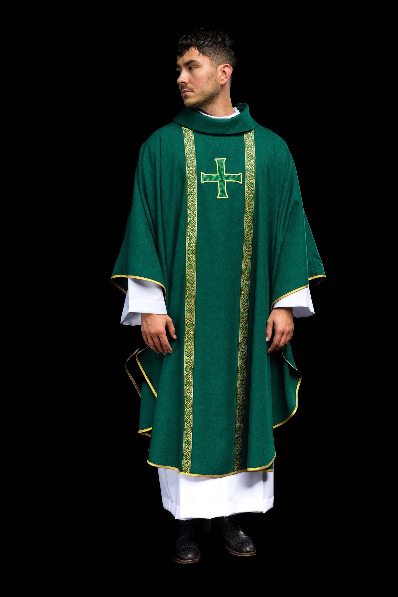 Green liturgical chasuble with embroidered cross and jacquard bands KOR/975/01/70 - CHASUBLES.COM