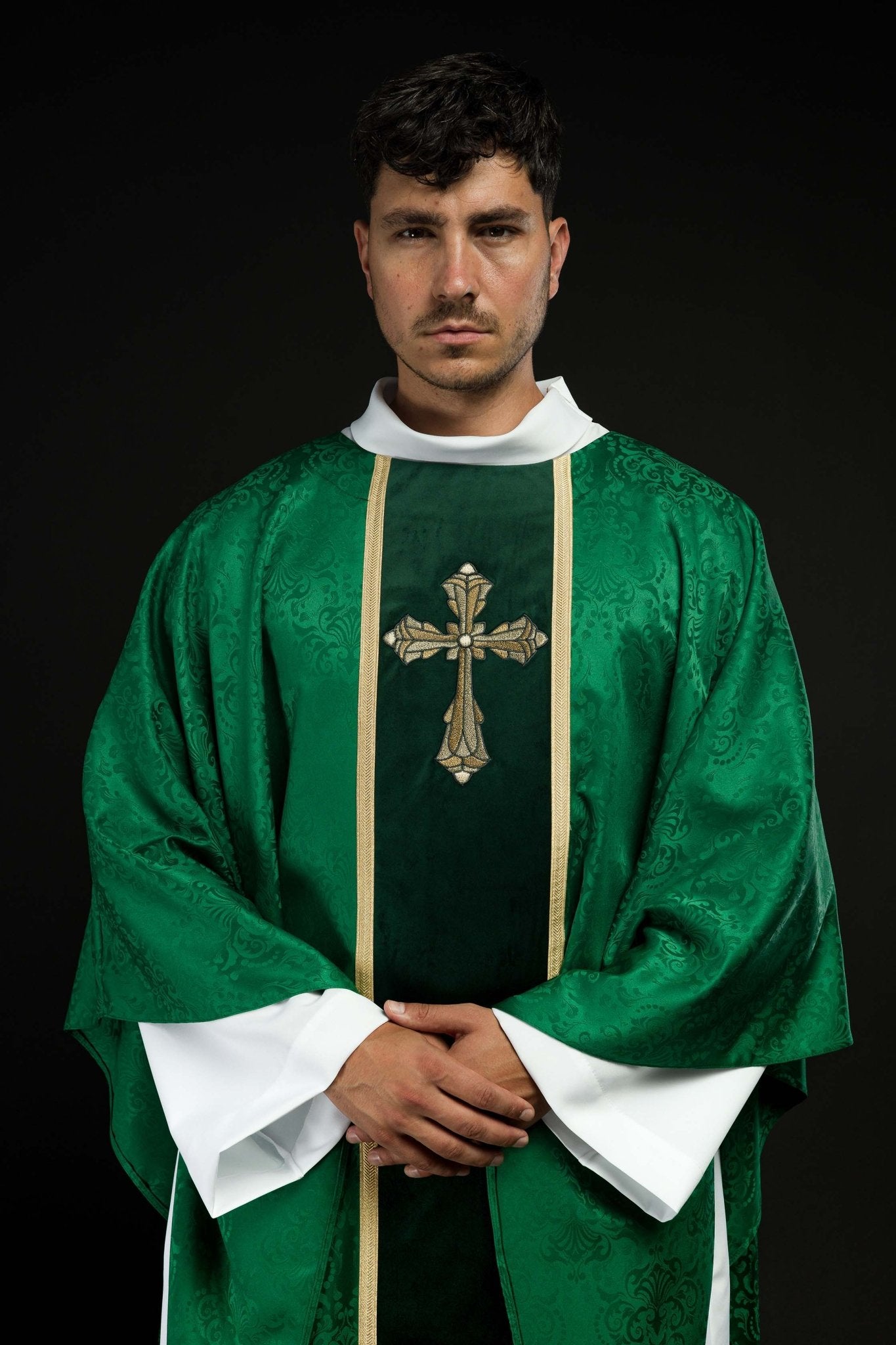 Green liturgical chasuble with stole and cross embroidery on jacquard fabric KOA/007/01/98 - CHASUBLES.COM