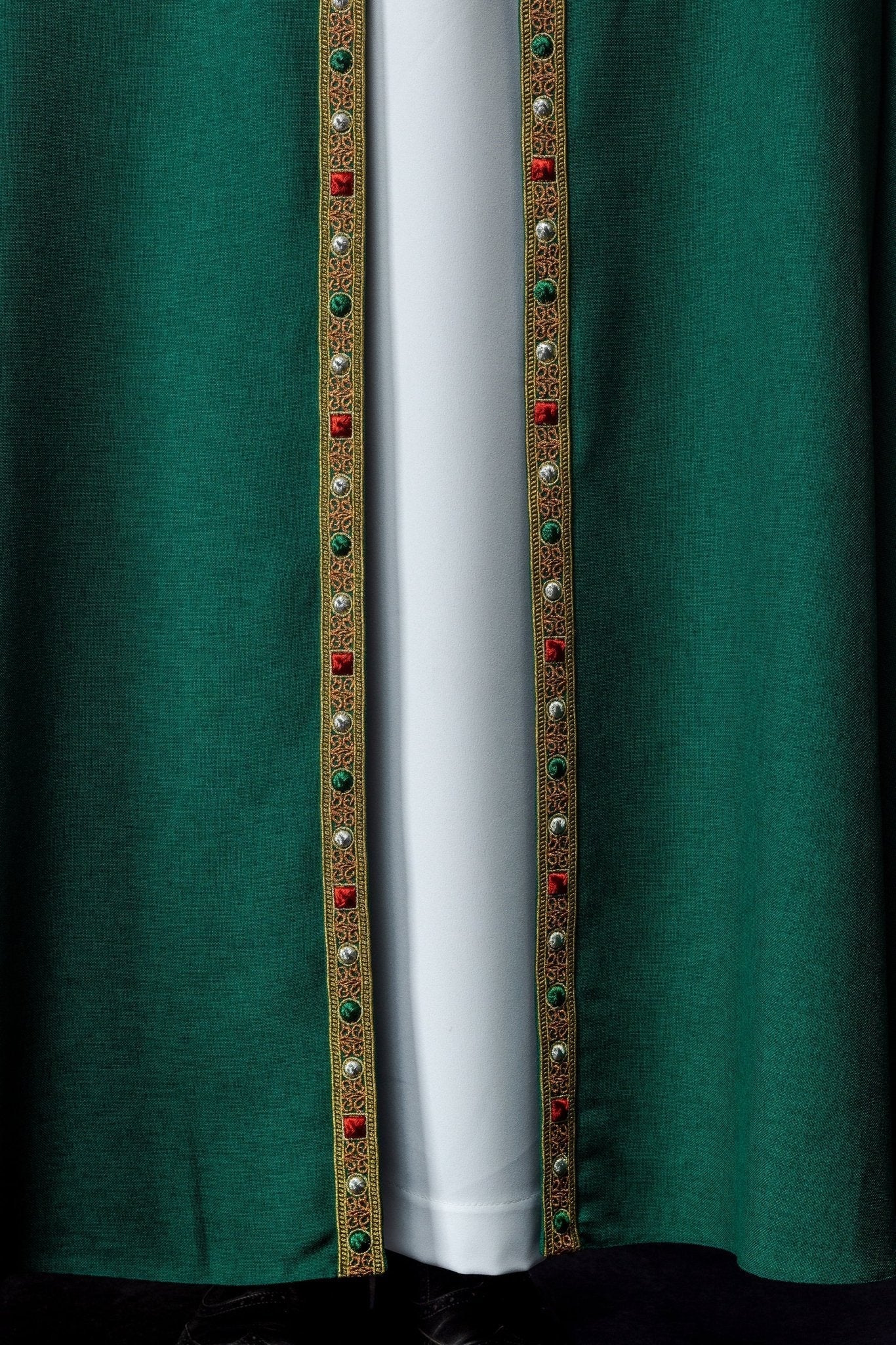 Green liturgical cope with classic JHS embroidery S - 3067 - 01 - 70 150cm - HAFTINAUSA.COM