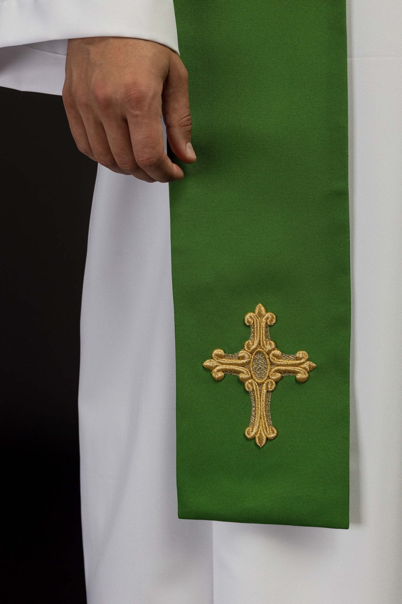 Green priestly stole embroidered cross and IHS KST/157/01/01 ZIELONY - HAFTINAUSA.COM