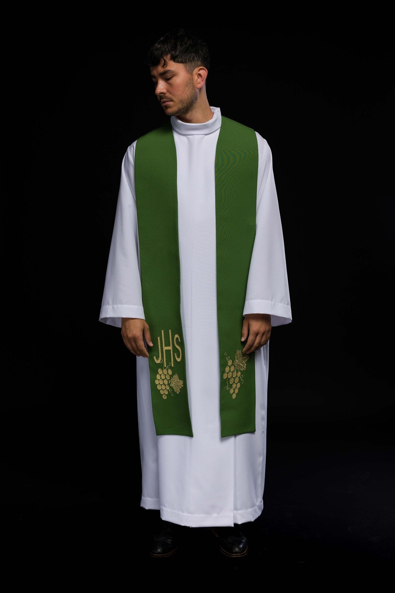 Green priestly stole embroidered IHS with grapes KST/068/01/01 ZIELONY - HAFTINAUSA.COM