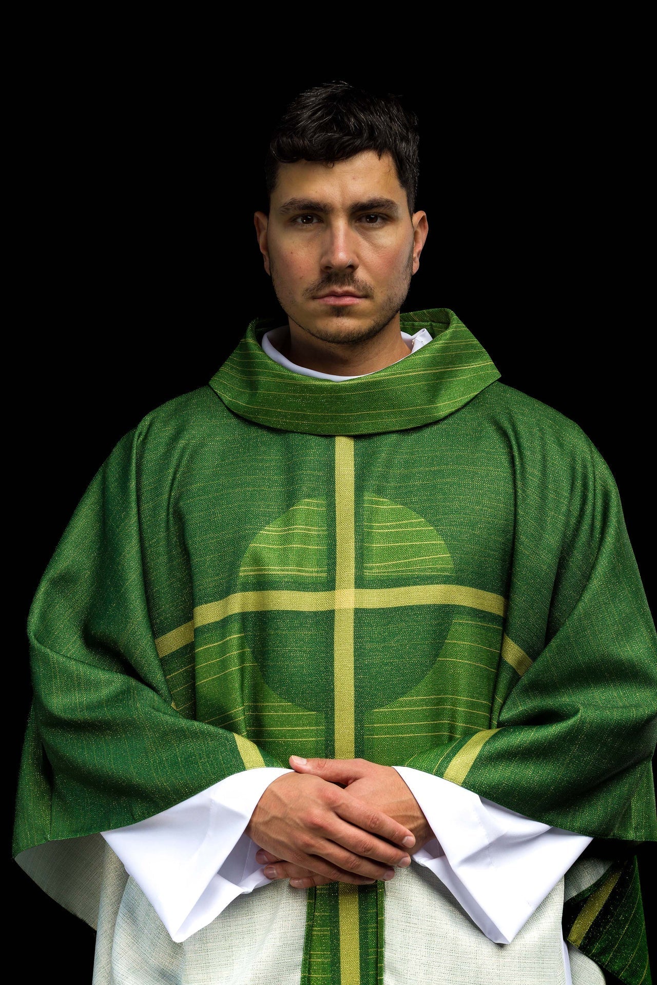 Green printed chasuble with cross motif KOD/7010/01/40 - CHASUBLES.COM