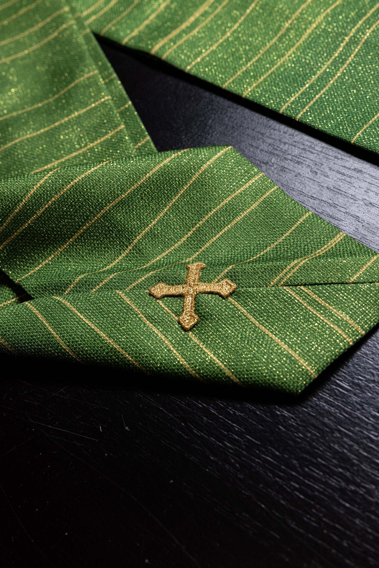 Green printed chasuble with Jerusalem Cross KOD/7001/01/40 - CHASUBLES.COM