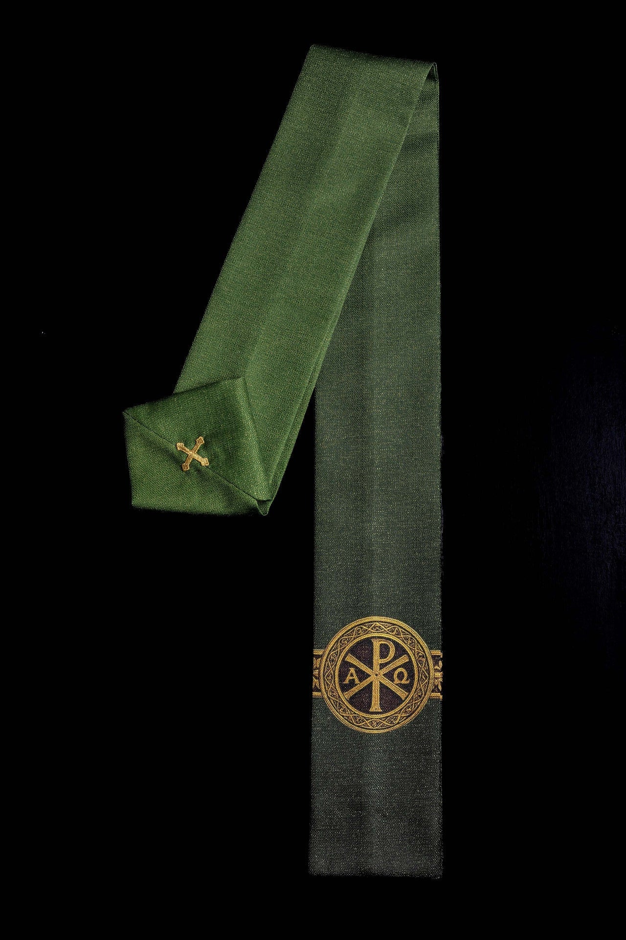 Green printed Pax chasuble with rich gold ornamentation KOD/7009/01/40 - CHASUBLES.COM