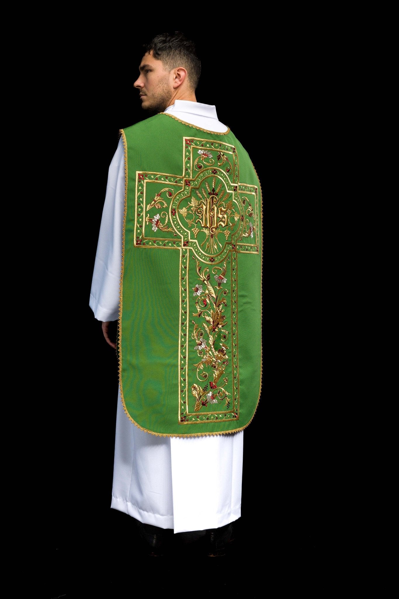 Green Roman Chasuble embroidered with the motif of IHS KOR/200/01/01 ZIELONY - CHASUBLES.COM