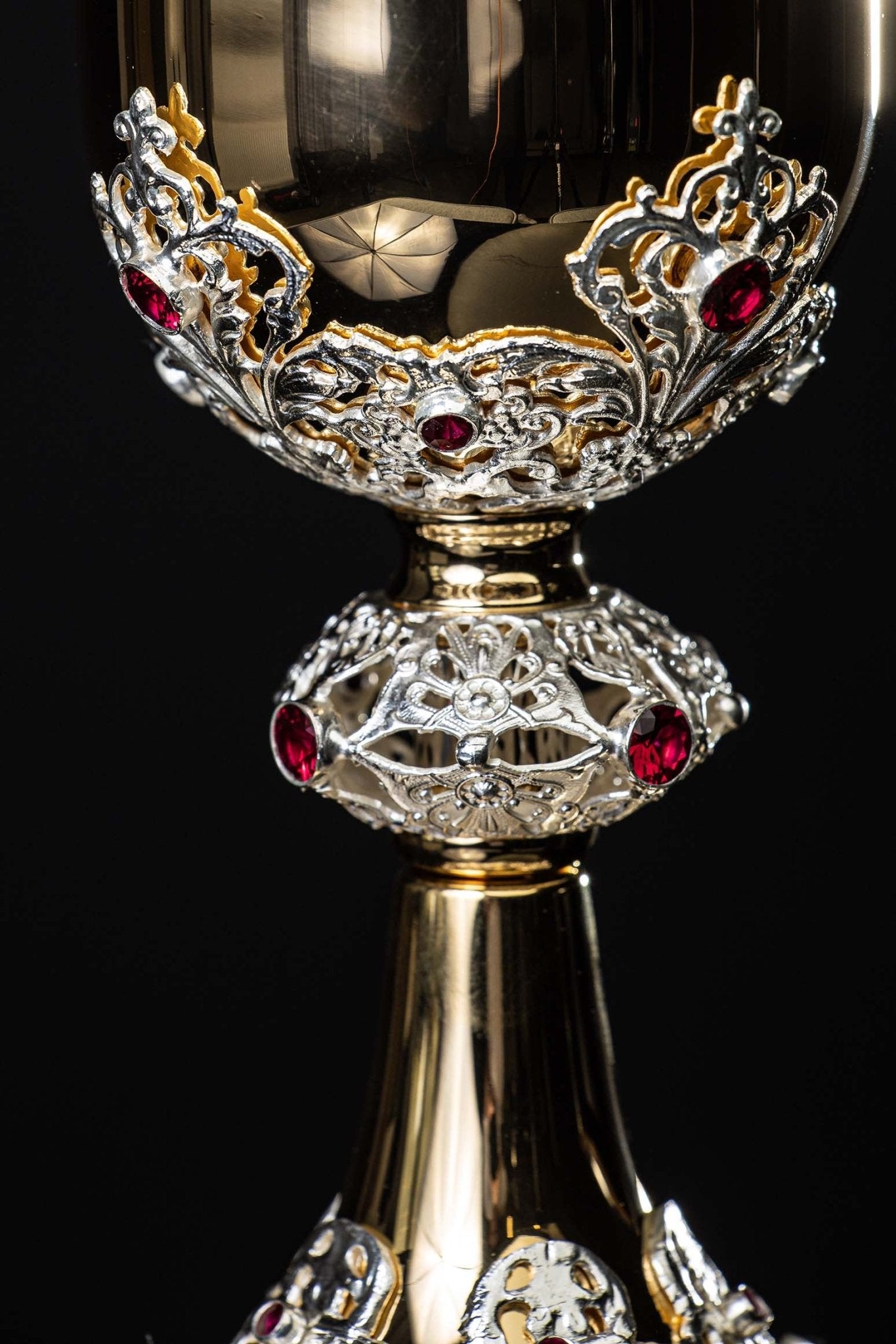 Handcrafted gilded chalice decorated with rubies LB/KL/003/ZS 21,5CM - CHASUBLES.COM