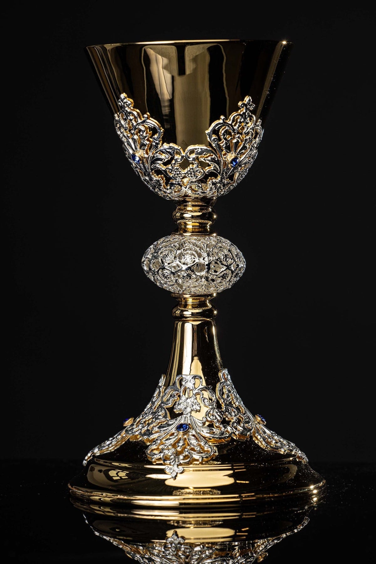 Handcrafted Gold-Plated Mass Chalice Adorned with Sapphires KNR/0220 22CM - CHASUBLES.COM