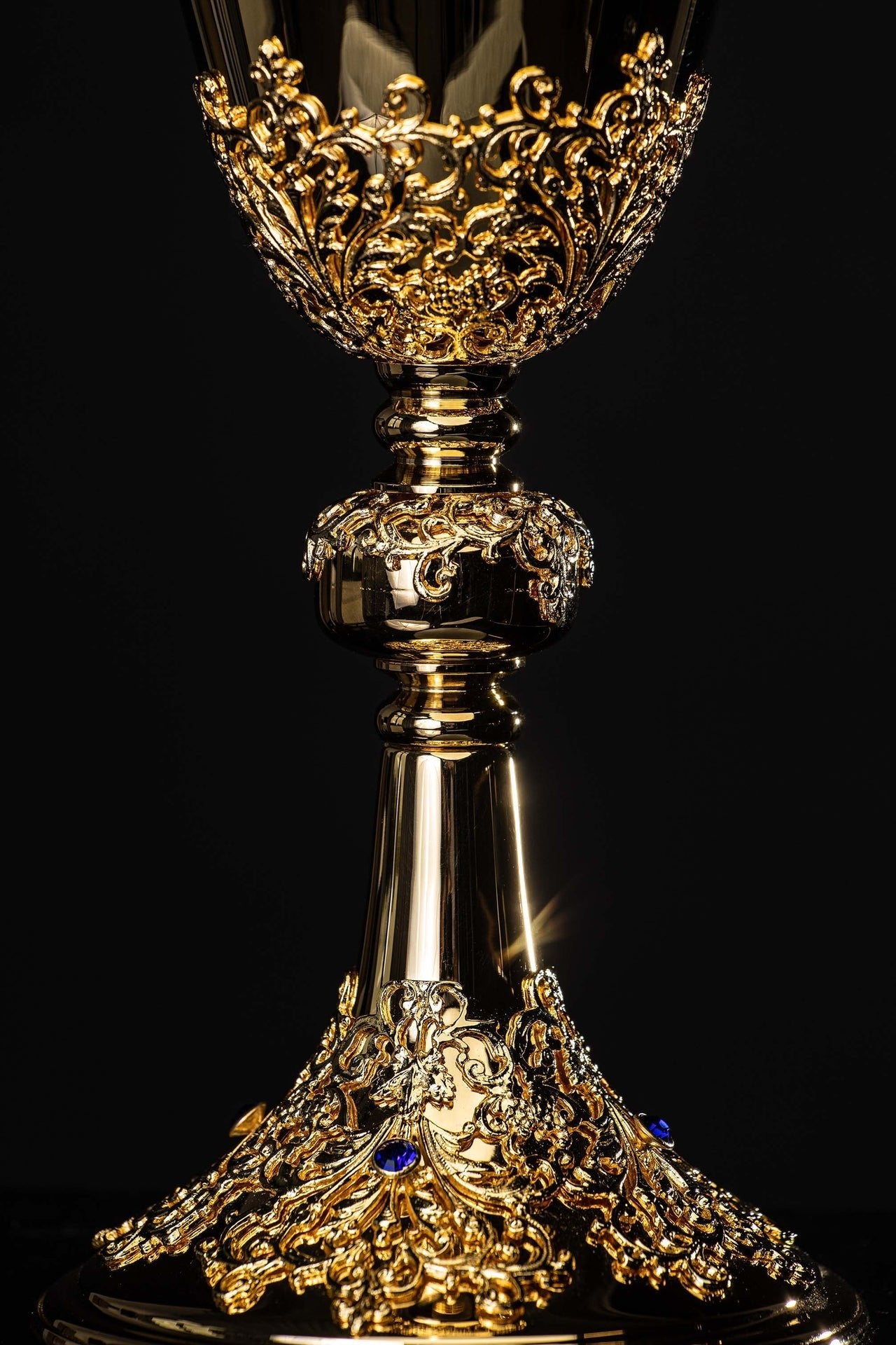 Handcrafted Gold-Plated Mass Chalice Adorned with Sapphires KNR/0219 22CM - CHASUBLES.COM