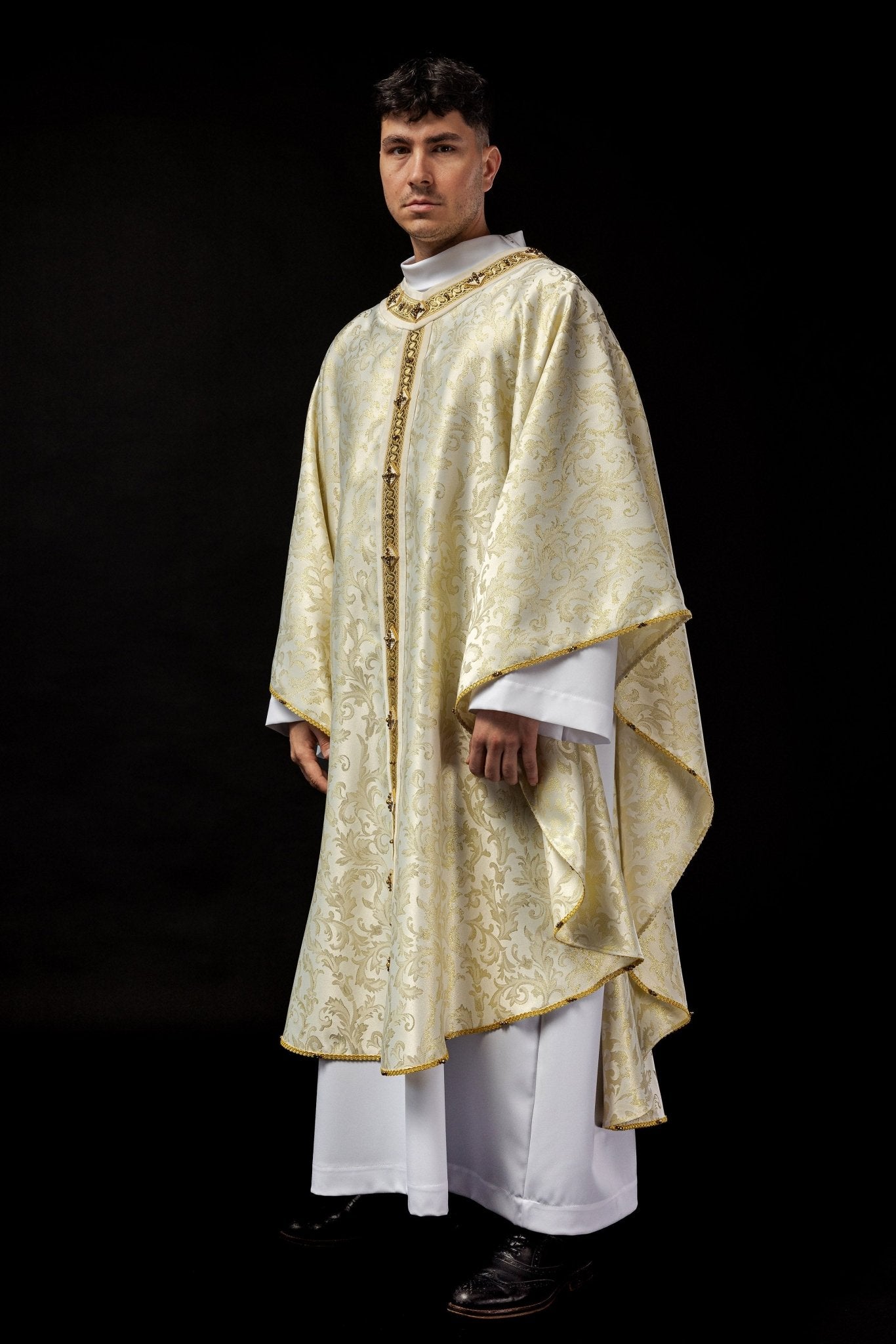Handmade chasuble made of natural Italian fabric 7003 HM/7003/05/90 - HAFTINAUSA.COM