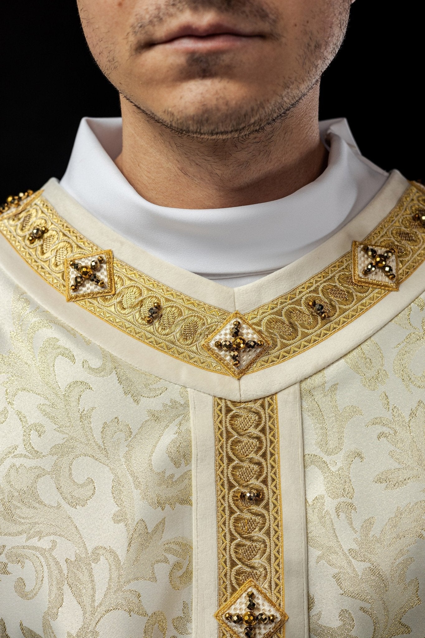 Handmade chasuble made of natural Italian fabric 7003 HM/7003/05/90 - HAFTINAUSA.COM