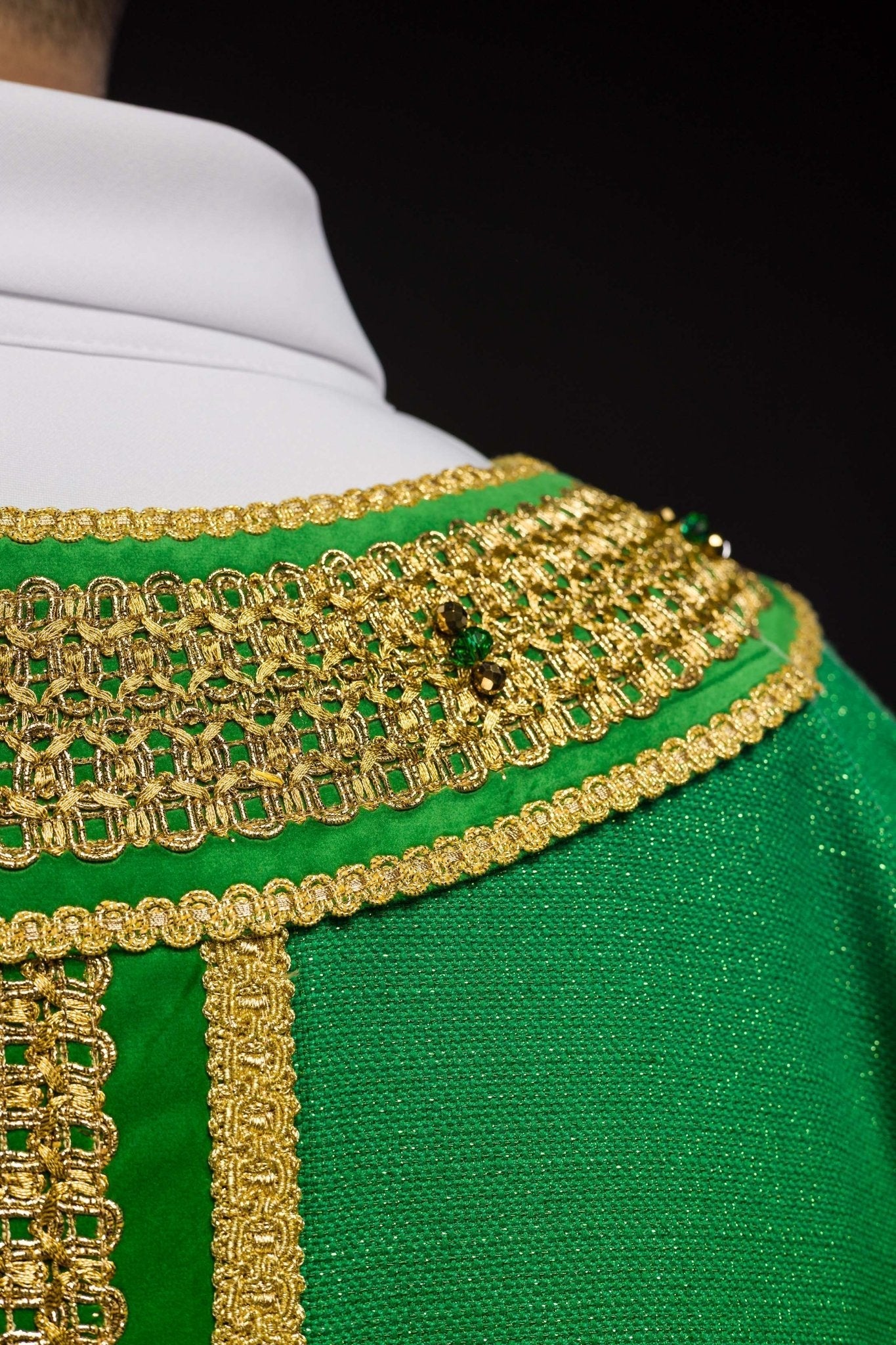 Handmade chasuble with natural stones Handmade 7001 HM/7001/01/71/PA01 - HAFTINAUSA.COM