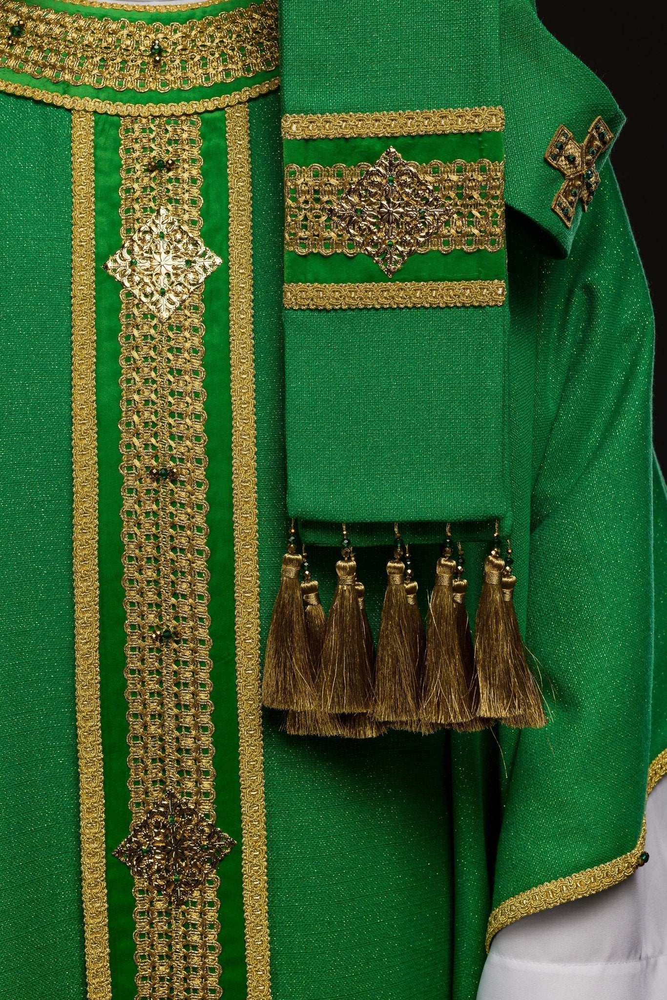 Handmade chasuble with natural stones Handmade 7001 HM/7001/01/71/PA01 - HAFTINAUSA.COM
