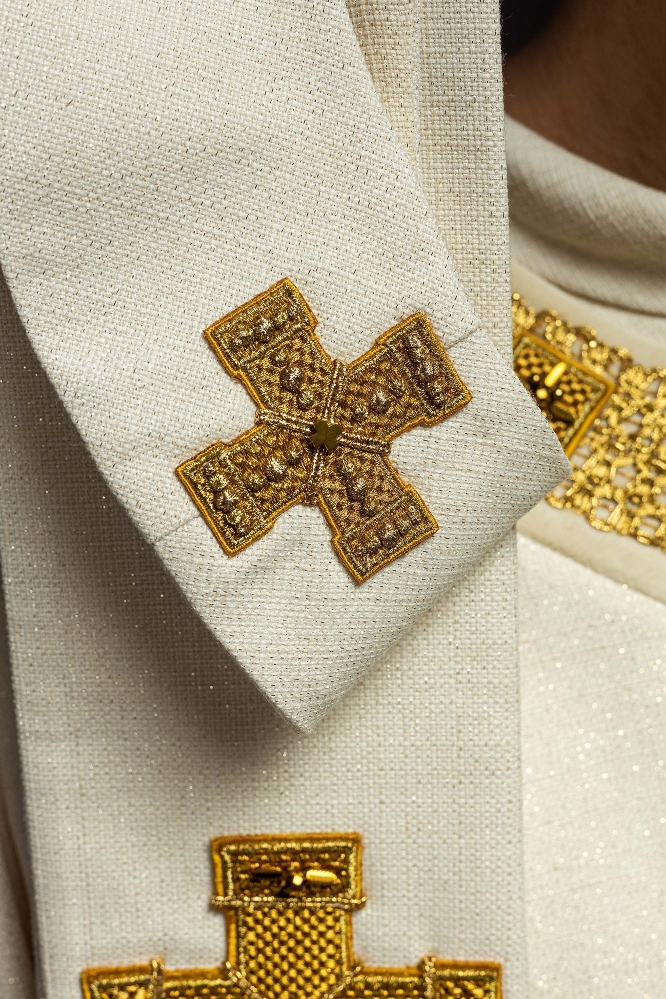 Handmade Chasuble with Natural Stones – Handmade 7002 HM/7002/05/71 - HAFTINAUSA.COM